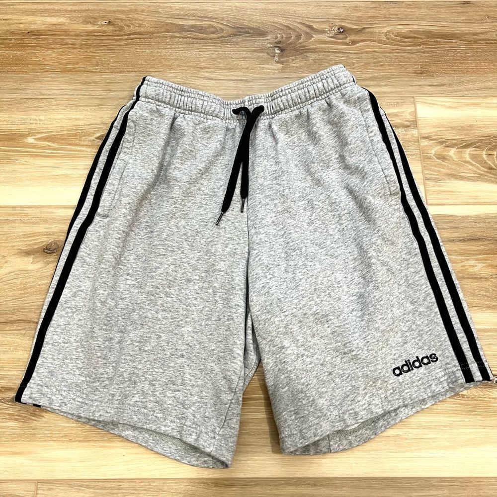 ADIDAS Men’s Gray Shorts Size Medium